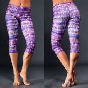 ALO Yoga Watercolor 3/4 Length Cropped Leggings Activewear Running Workout Gym